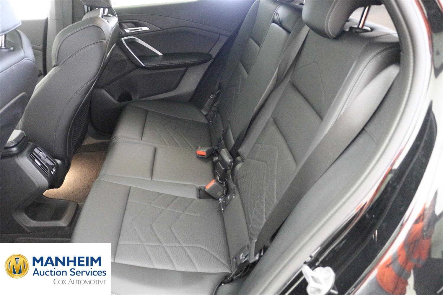 Foto BMW iX2 eDrive20 (U10) 11