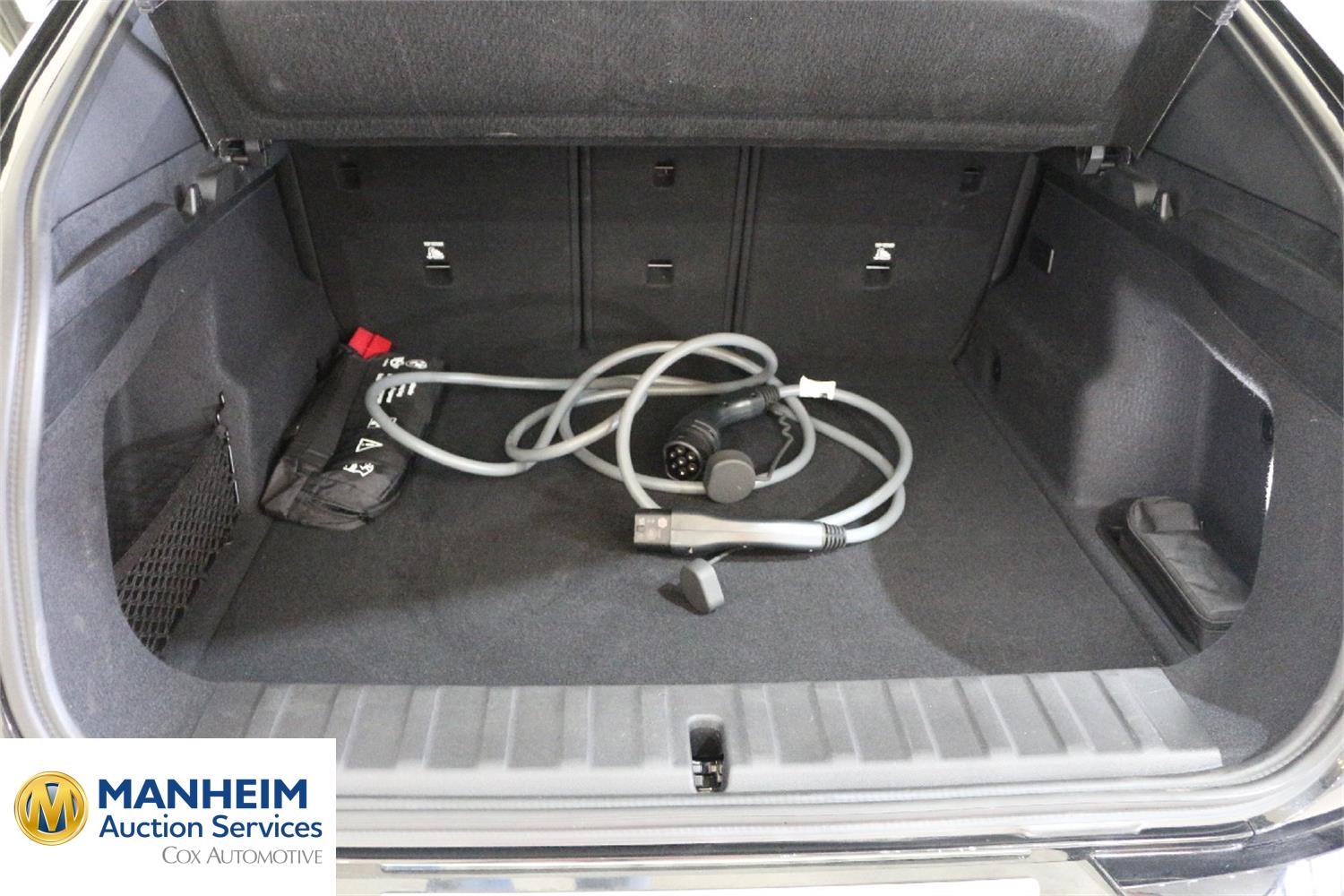 Foto BMW iX2 eDrive20 (U10) 12