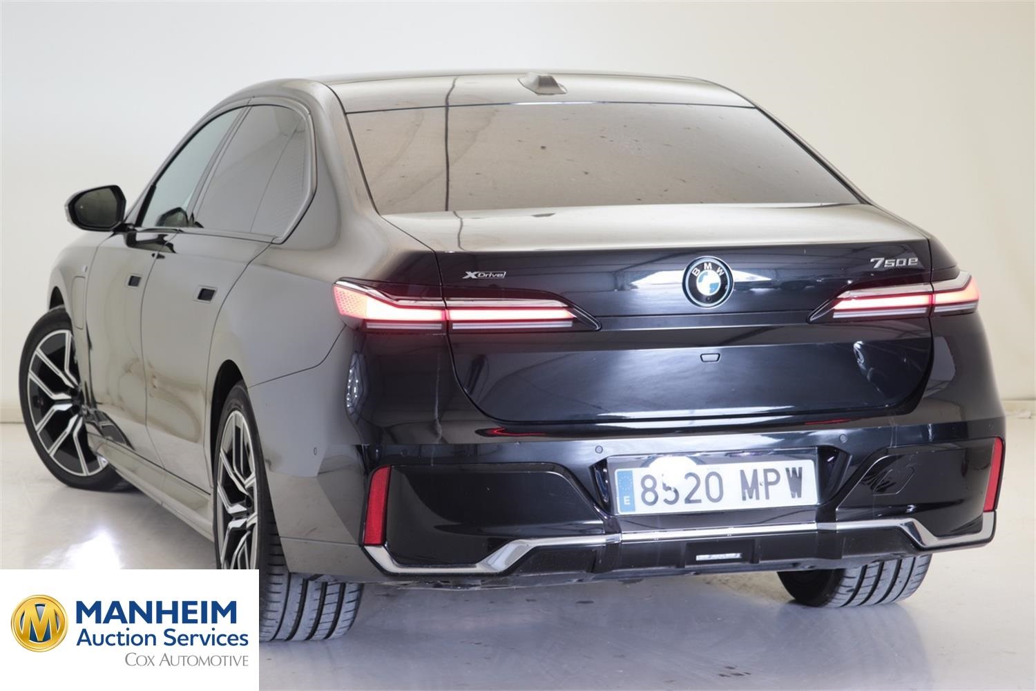 Foto BMW 750e xDrive Berlina (G70) 2