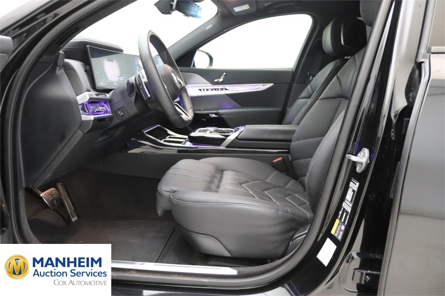 Foto BMW 750e xDrive Berlina (G70) 6