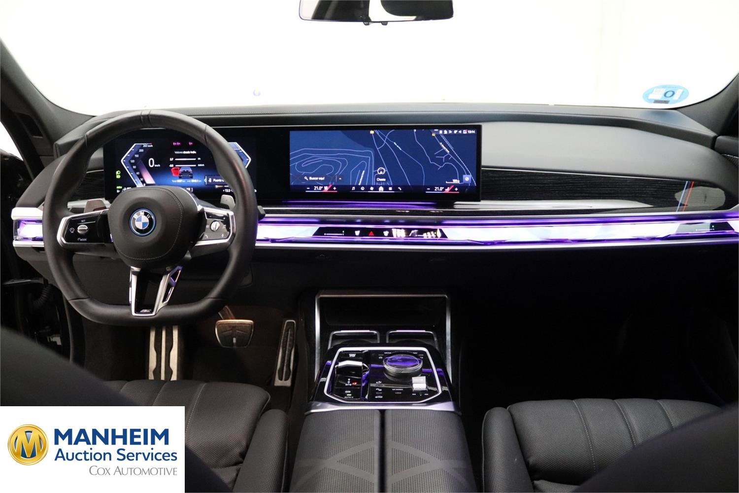 Foto BMW 750e xDrive Berlina (G70) 8