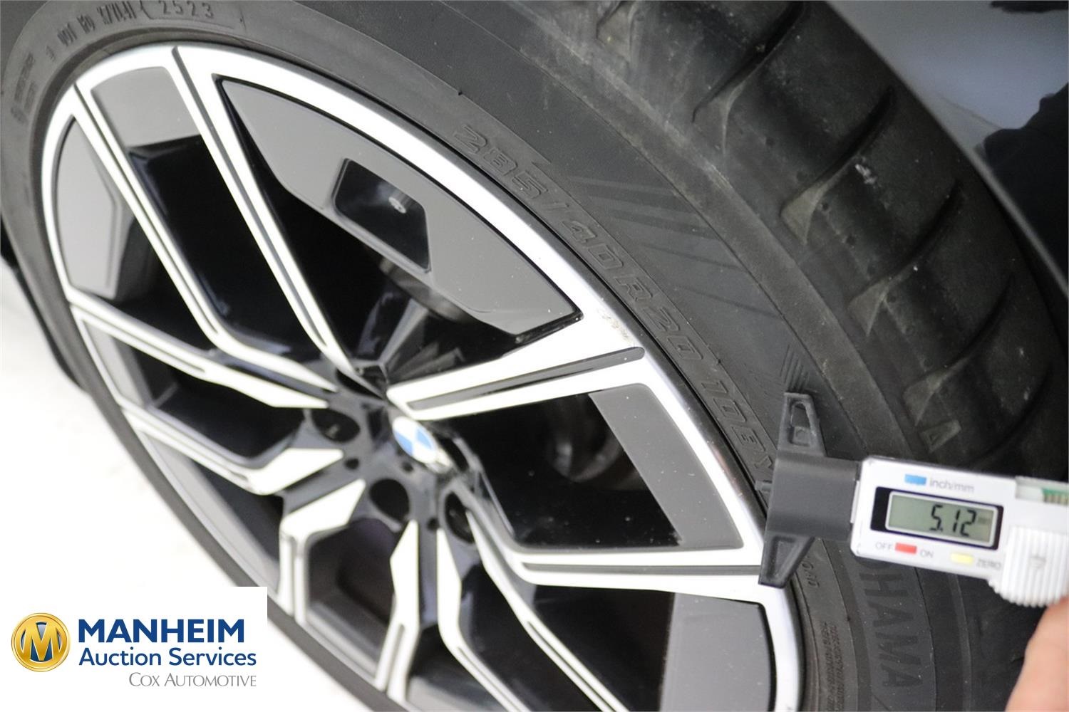 Foto BMW 750e xDrive Berlina (G70) 24