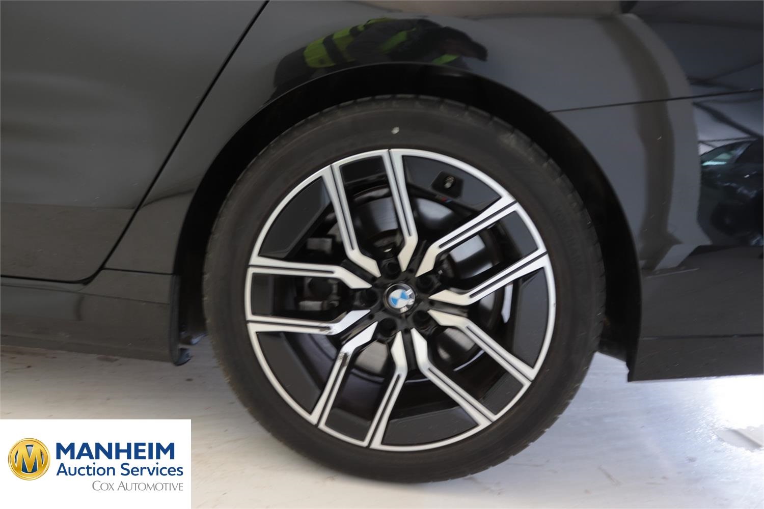 Foto BMW 750e xDrive Berlina (G70) 34