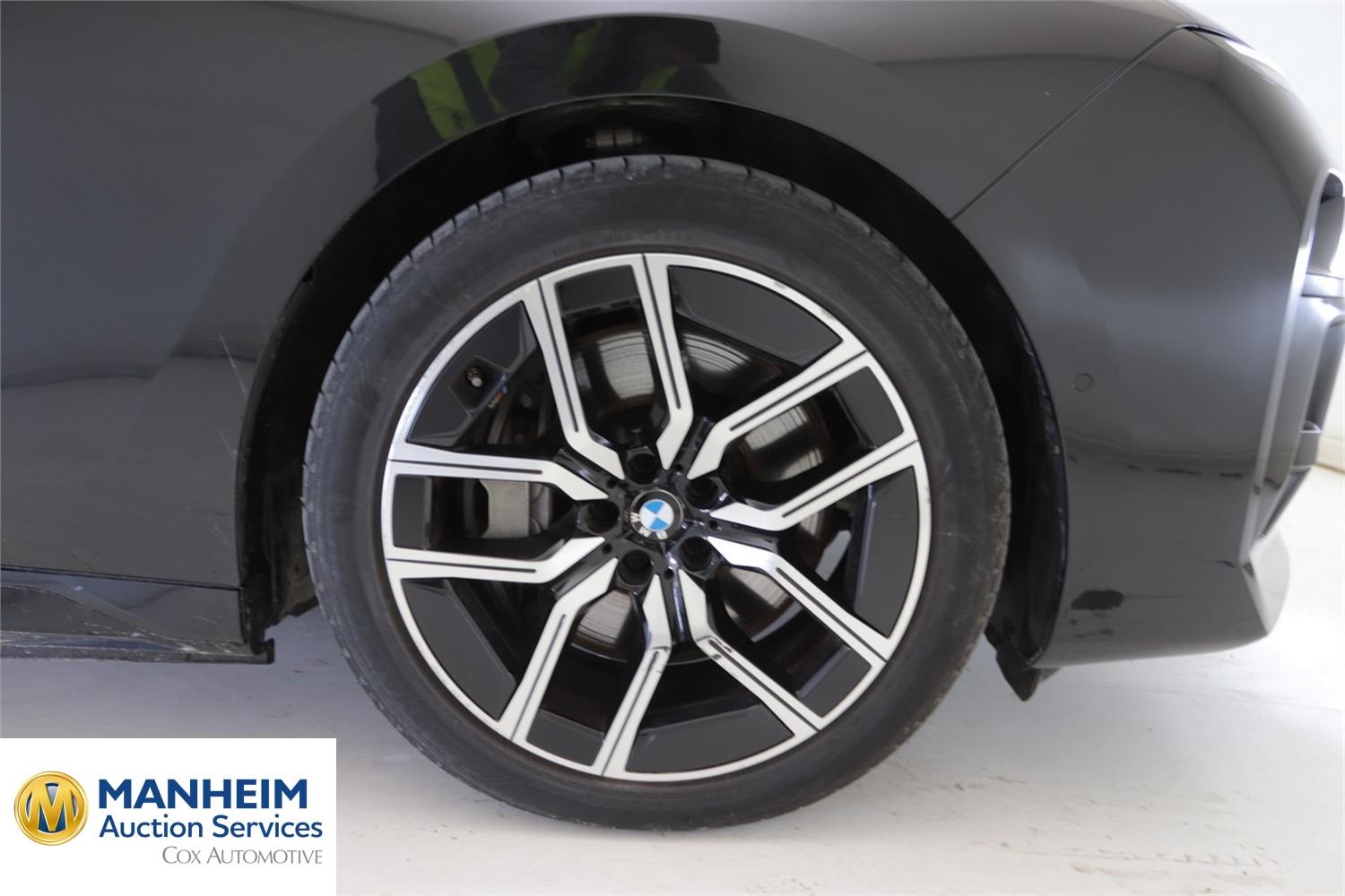 Foto BMW 750e xDrive Berlina (G70) 36