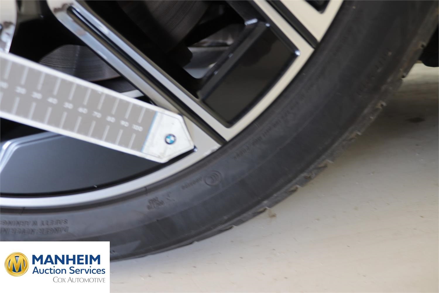 Foto BMW 750e xDrive Berlina (G70) 38