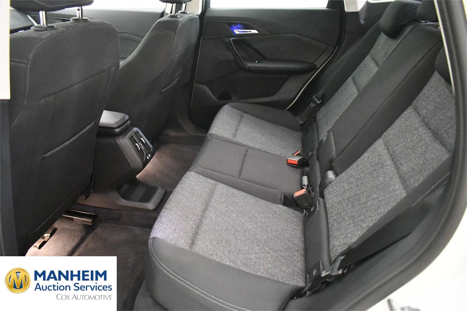 Foto BMW iX1 xDrive30 (U11) 11