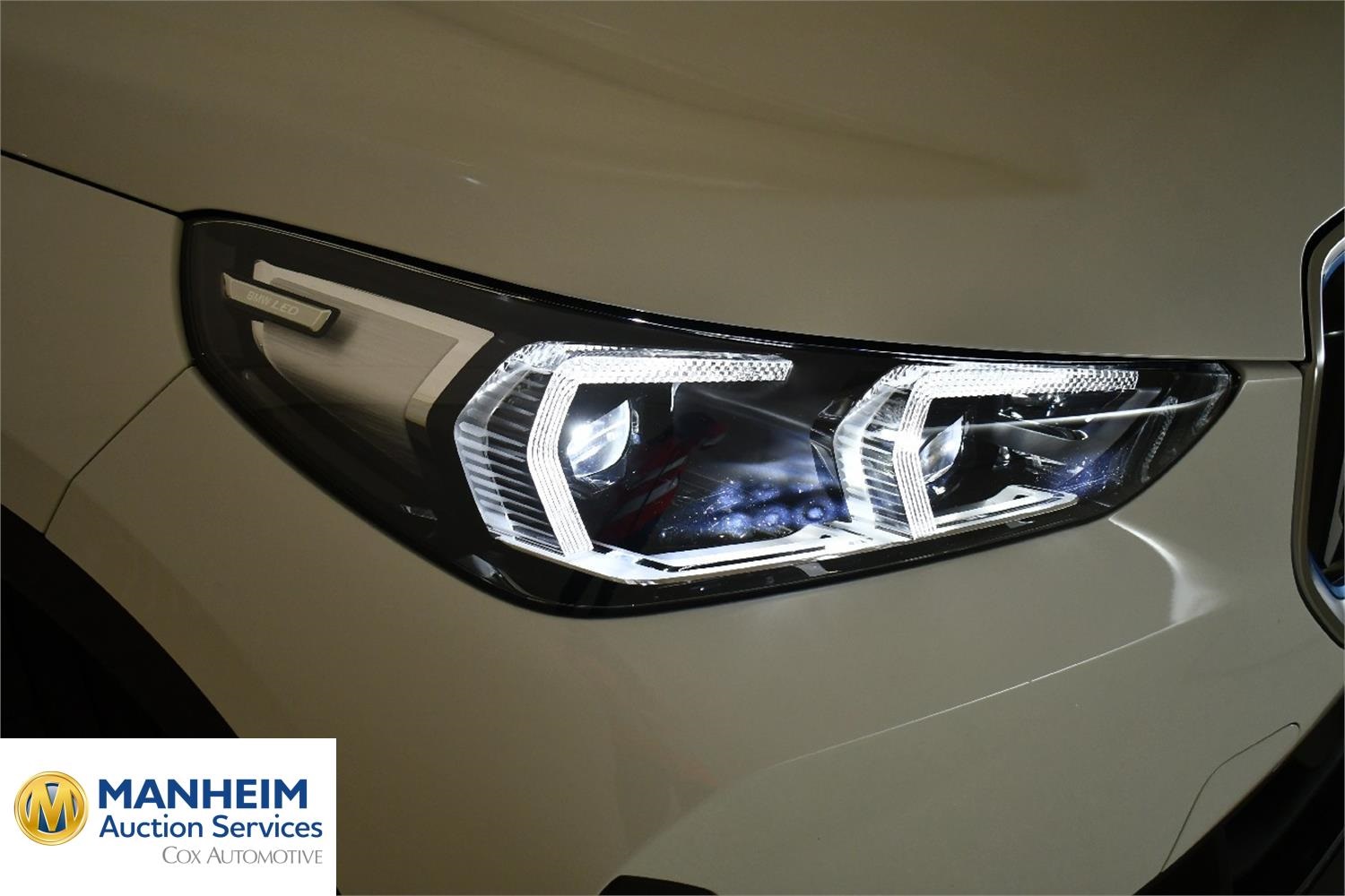 Foto BMW iX1 xDrive30 (U11) 16