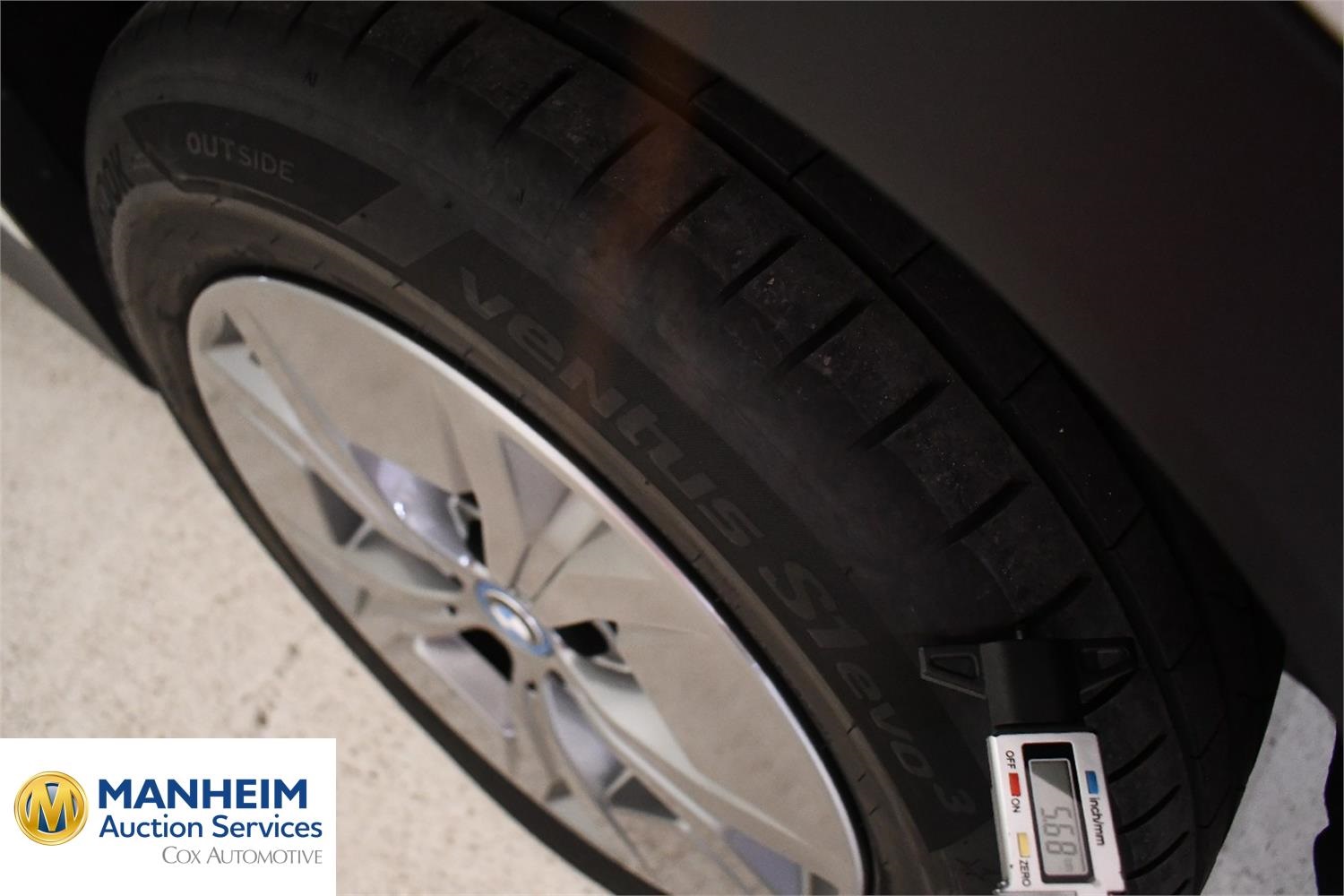 Foto BMW iX1 xDrive30 (U11) 20
