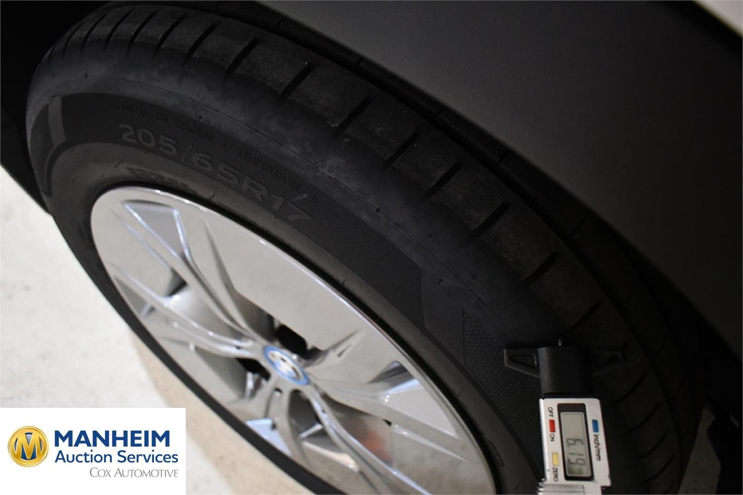 Foto BMW iX1 xDrive30 (U11) 21