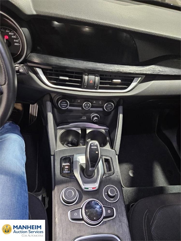 Foto Alfa Romeo Stelvio 3