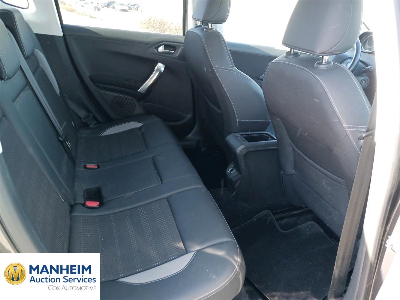 Foto Peugeot 2008 11