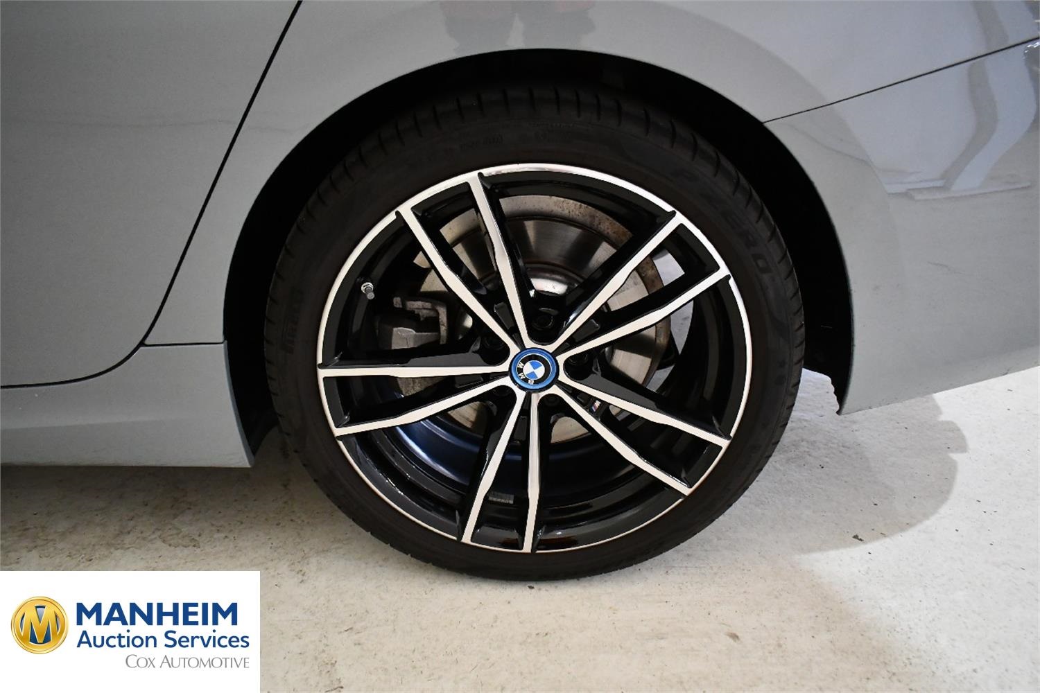 Foto BMW 330e xDrive Touring (G21) 32