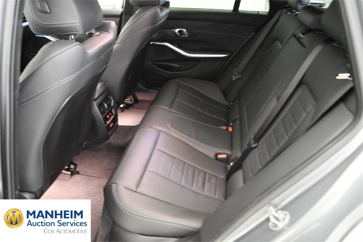 Foto BMW 330e xDrive Touring (G21) 11