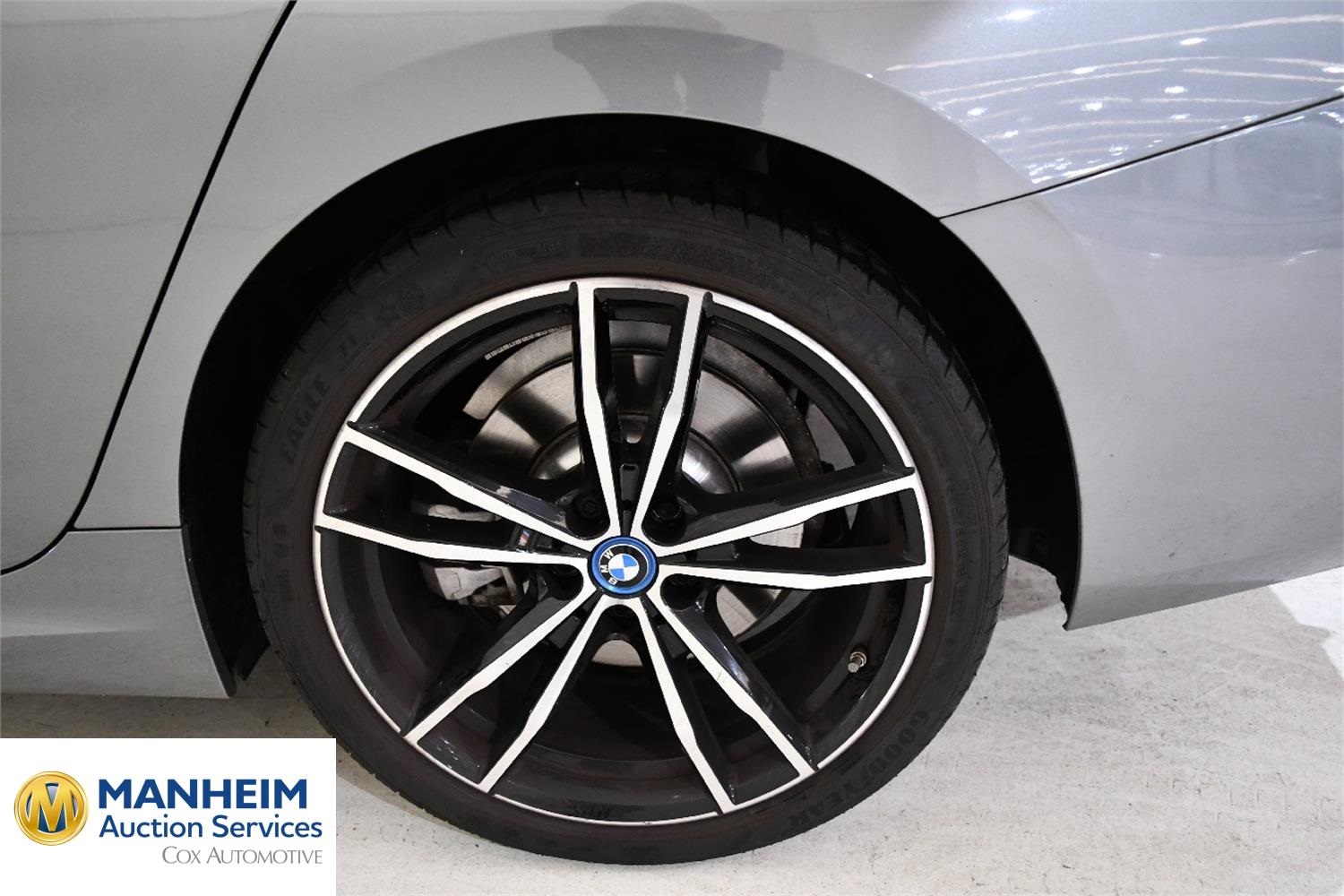 Foto BMW 330e xDrive Touring (G21) 32