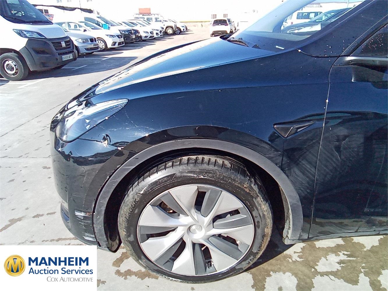 Foto Tesla MODEL Y 27