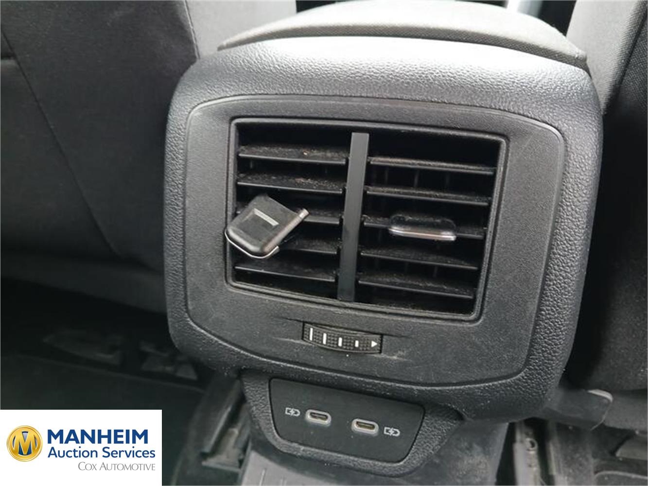 Foto Volkswagen T-Roc 37
