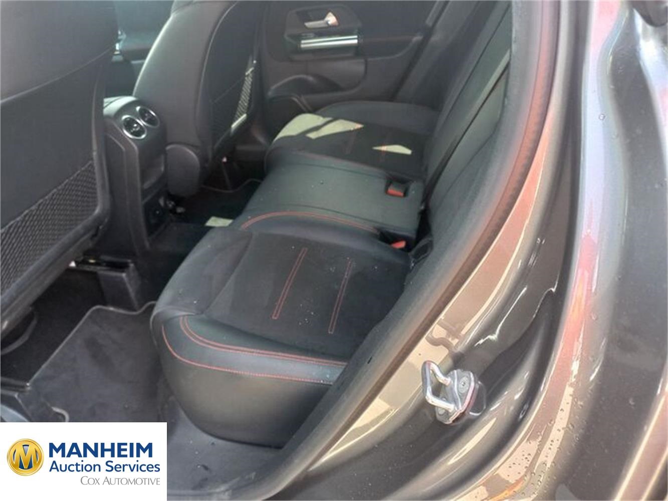 Foto Mercedes Benz GLA 5