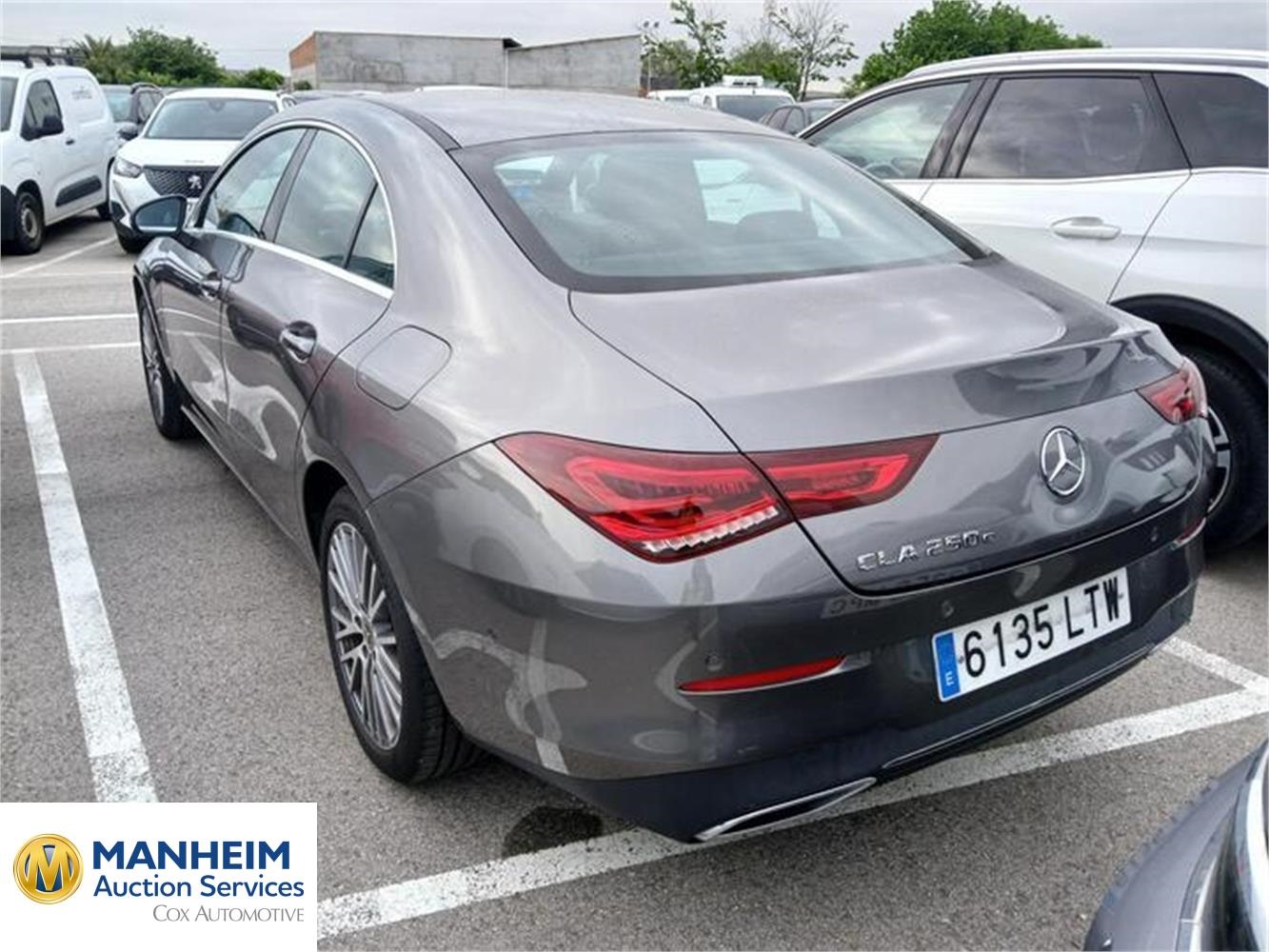 Foto Mercedes Benz CLA 52