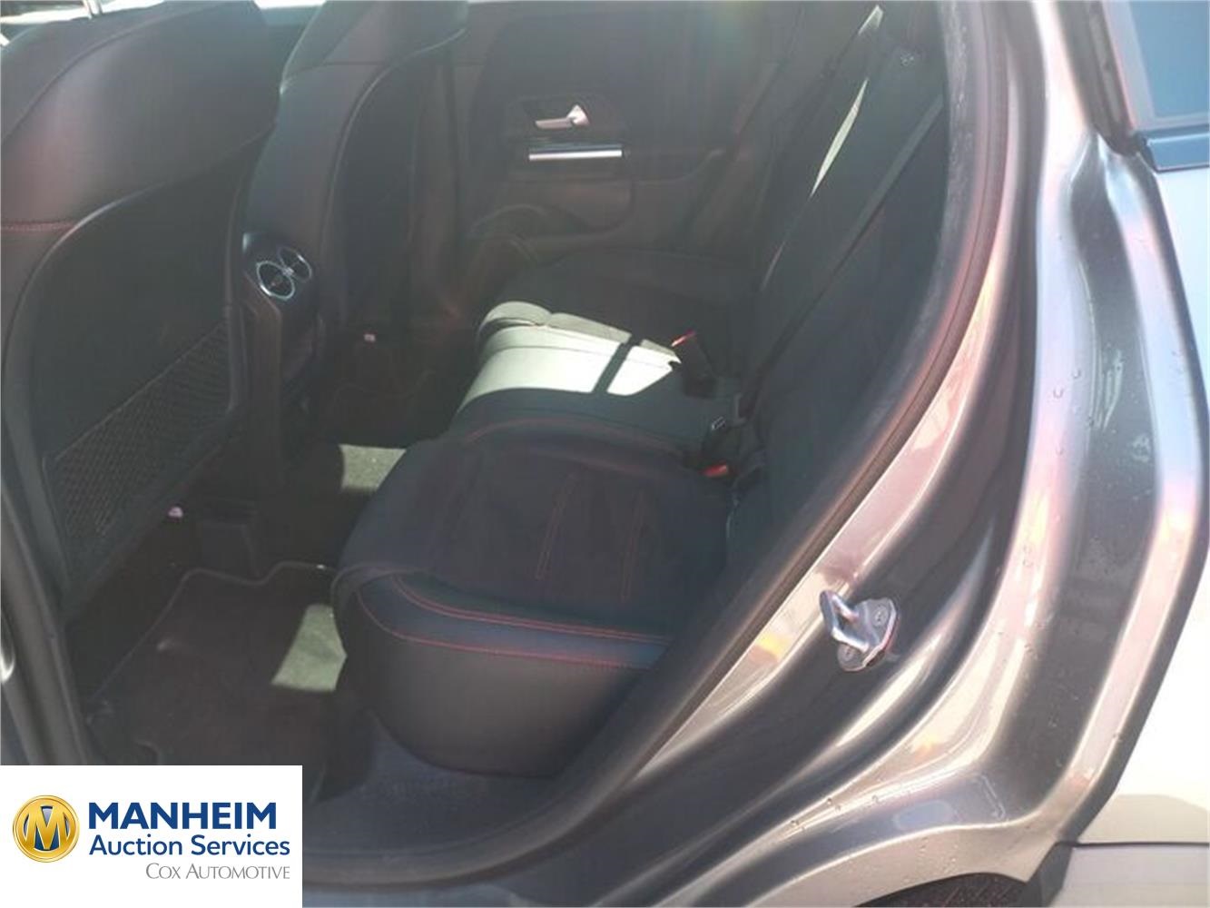 Foto Mercedes Benz GLA 5