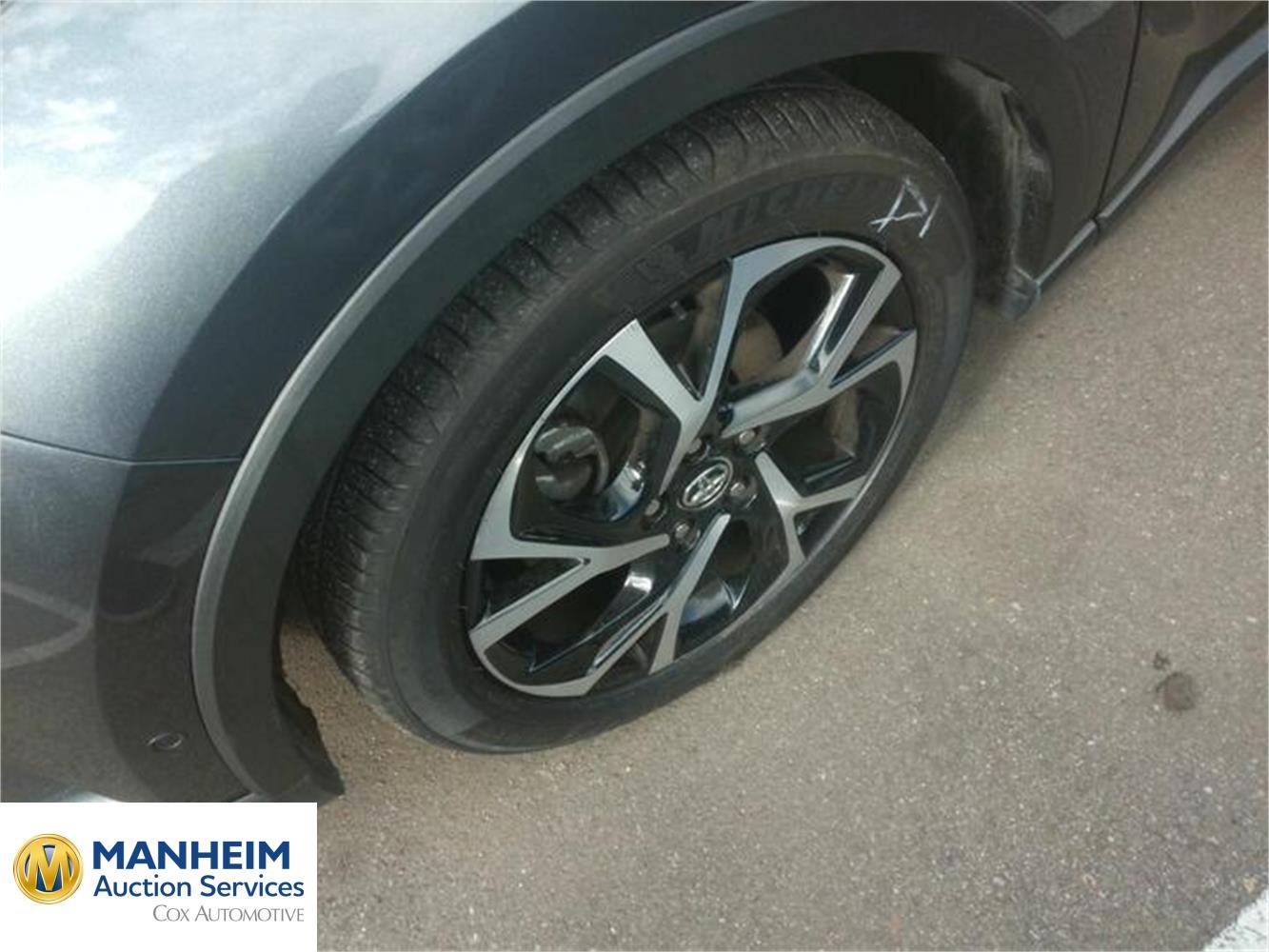 Foto Toyota C-HR 23