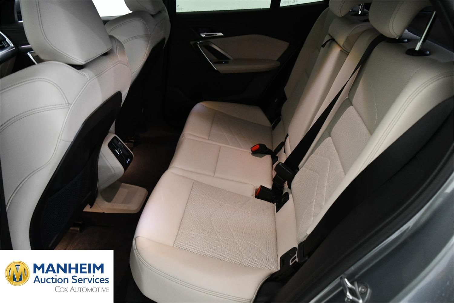 Foto BMW iX2 eDrive20 (U10) 11