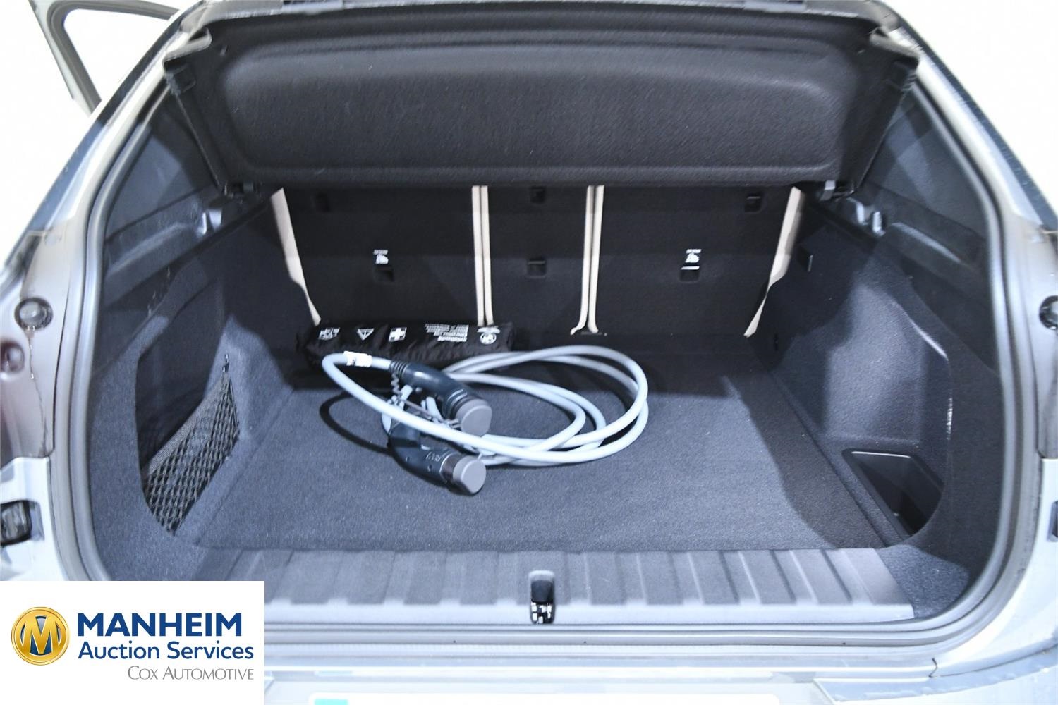 Foto BMW iX2 eDrive20 (U10) 12