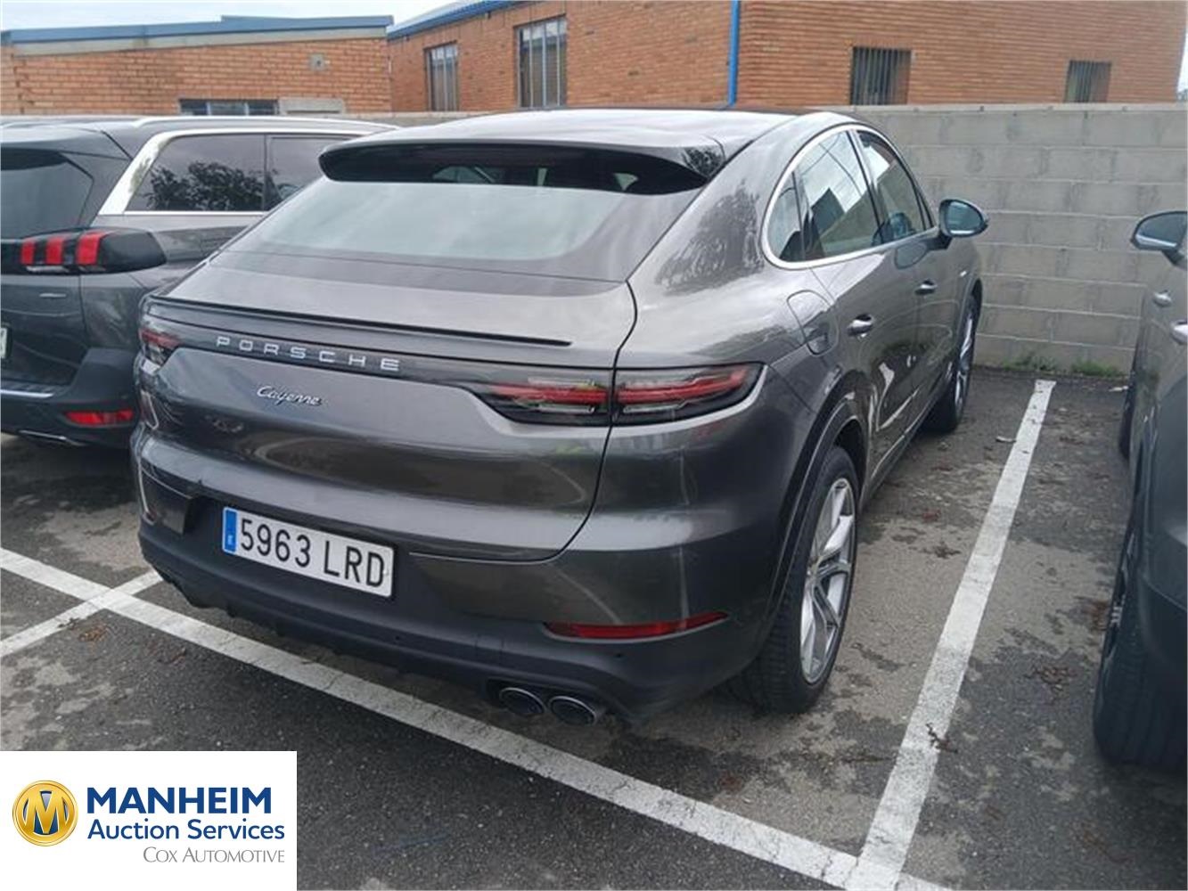 Foto Porsche Cayenne Coupe 24