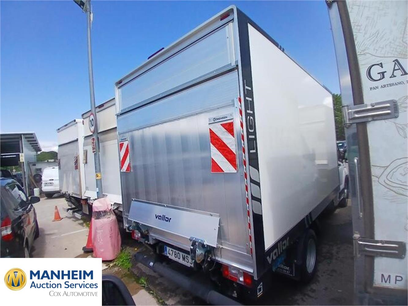 Foto MAXUS DELIVER 9 8