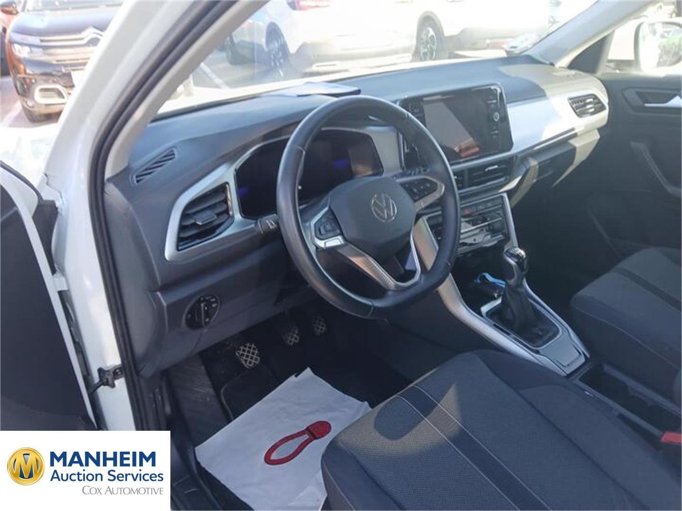 Foto Volkswagen T-Roc 25