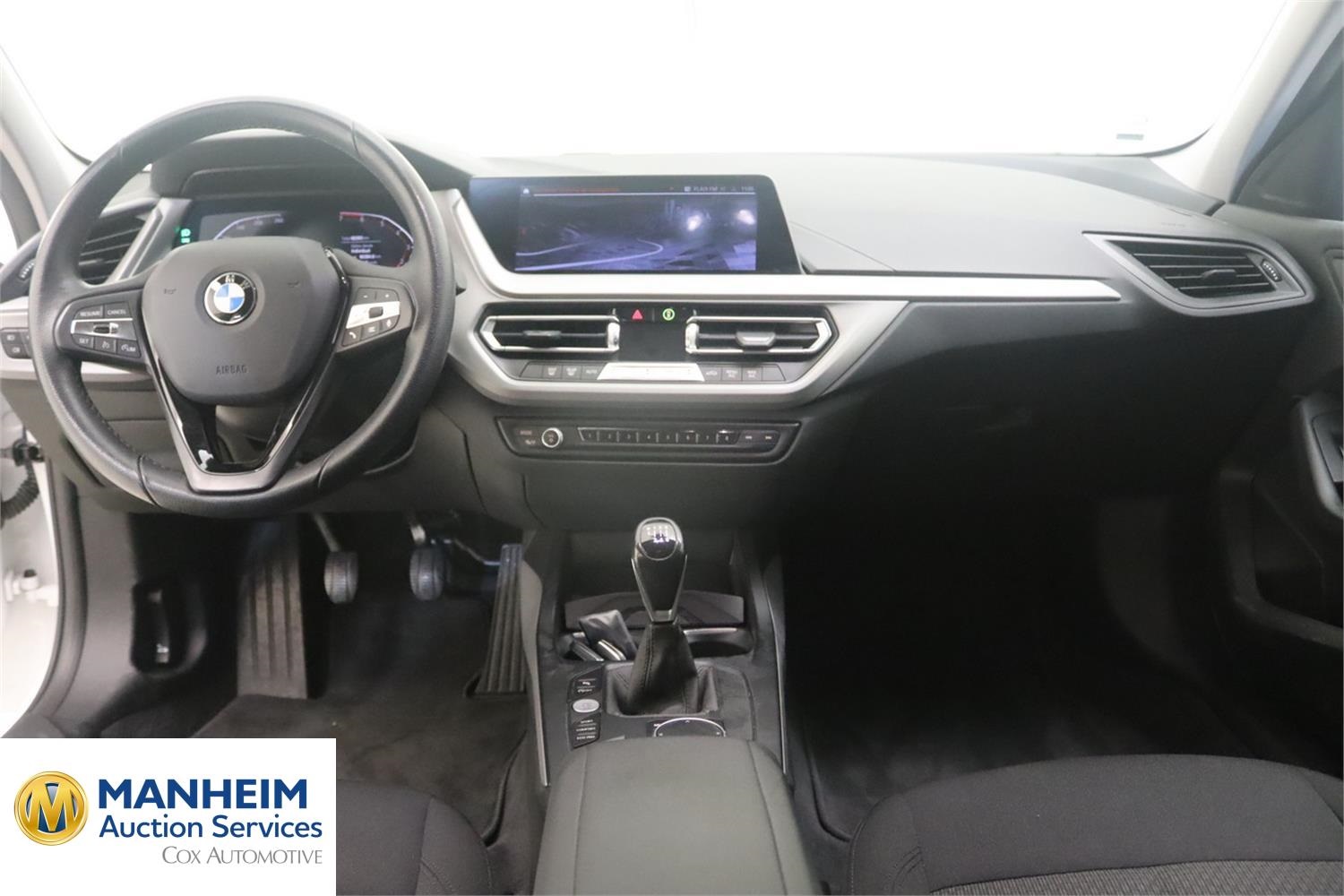 Foto BMW 118i (F40) 8