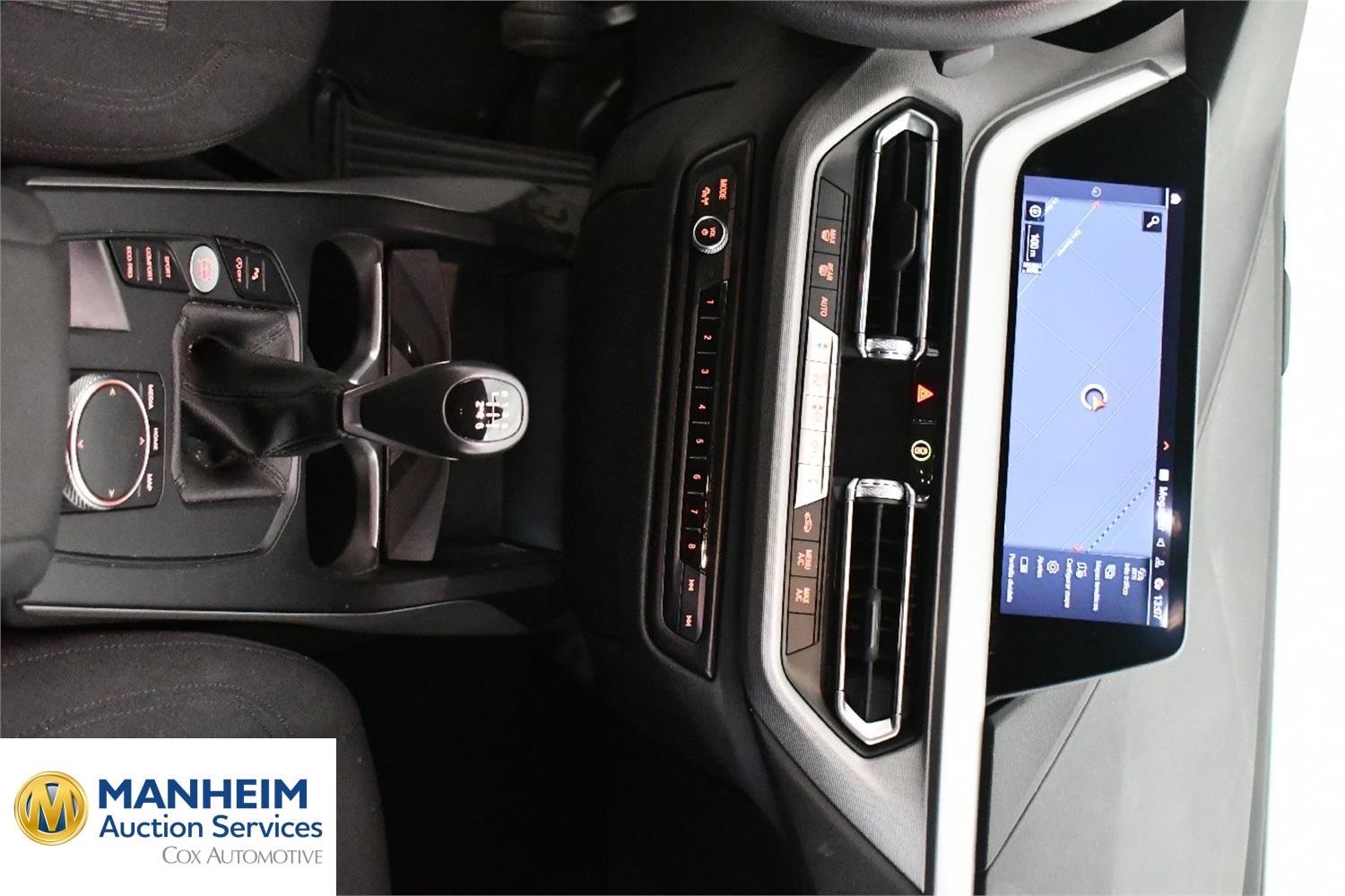 Foto BMW 118i (F40) 9