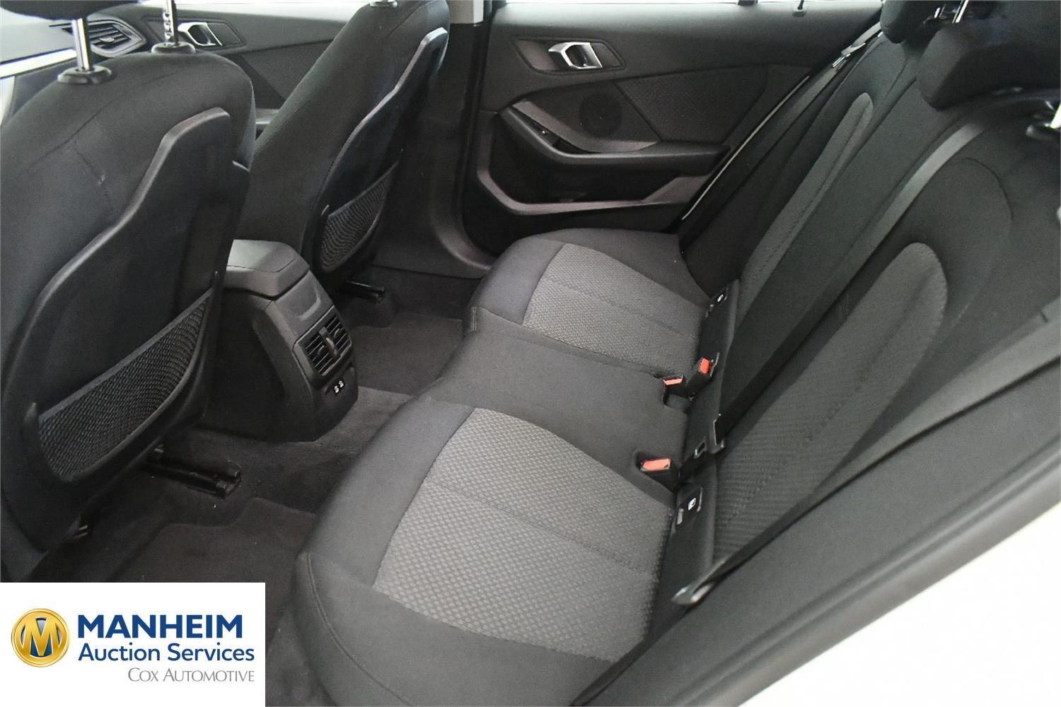 Foto BMW 118i (F40) 10