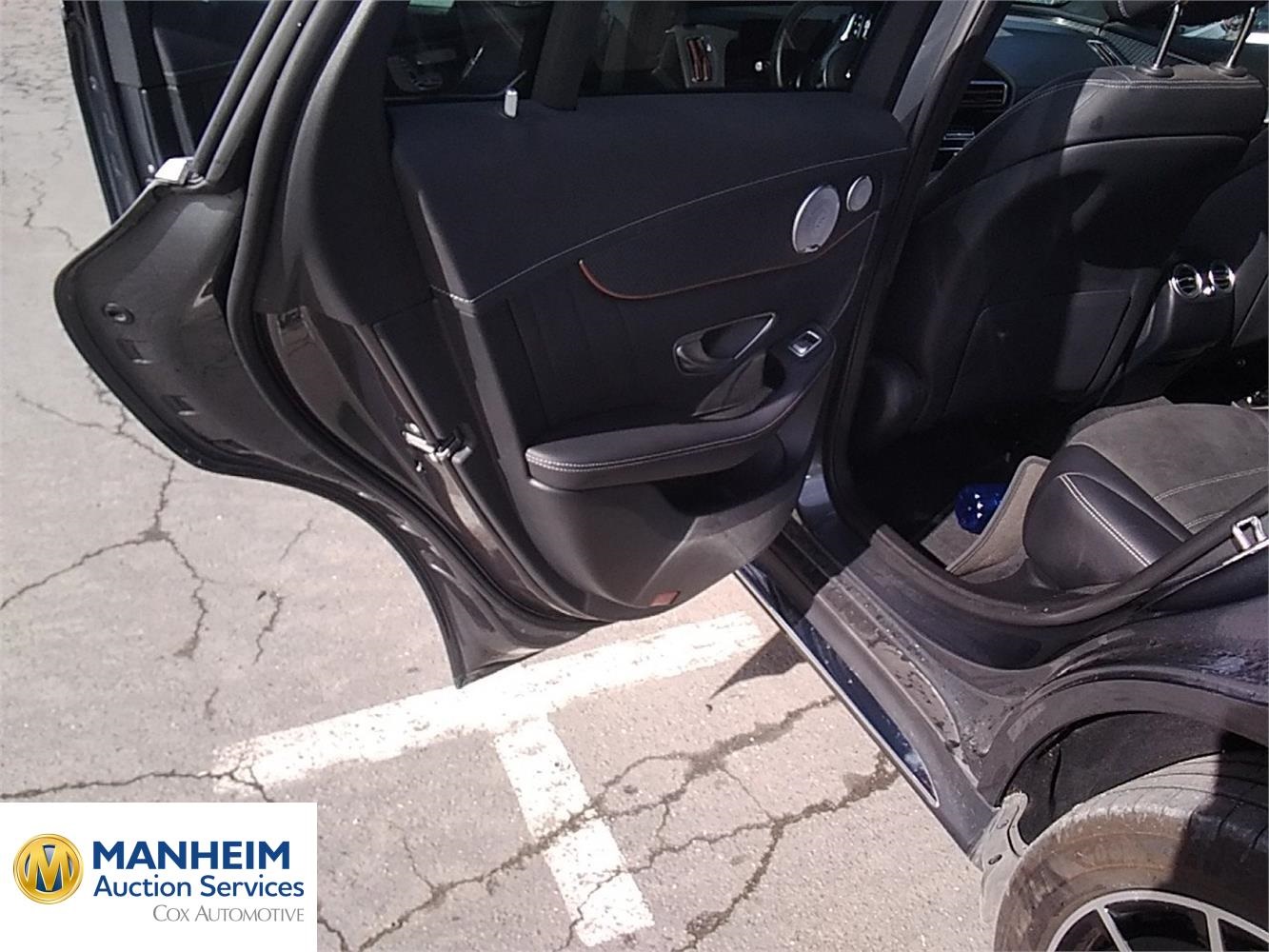 Foto Mercedes Benz EQC 10