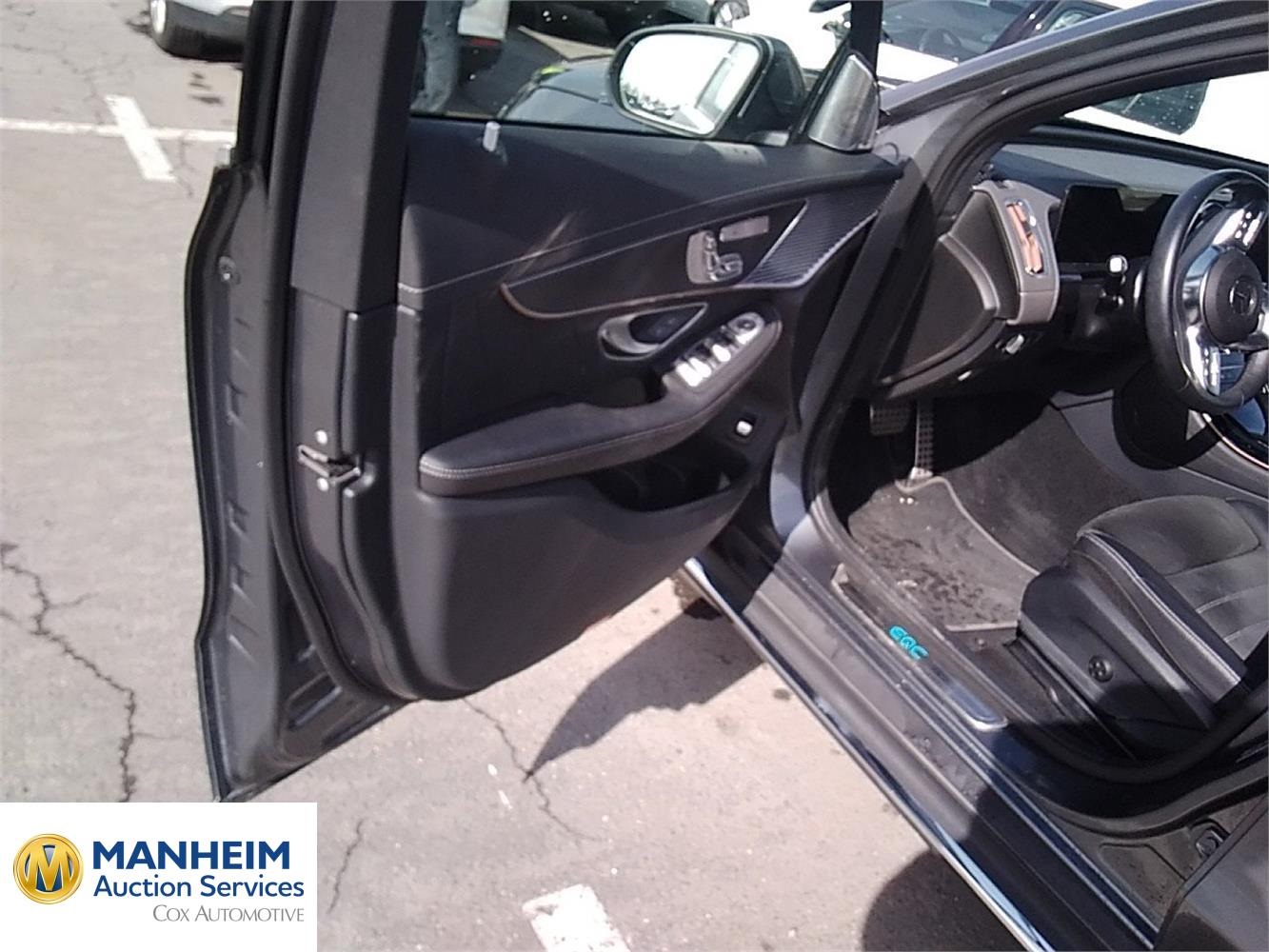 Foto Mercedes Benz EQC 11