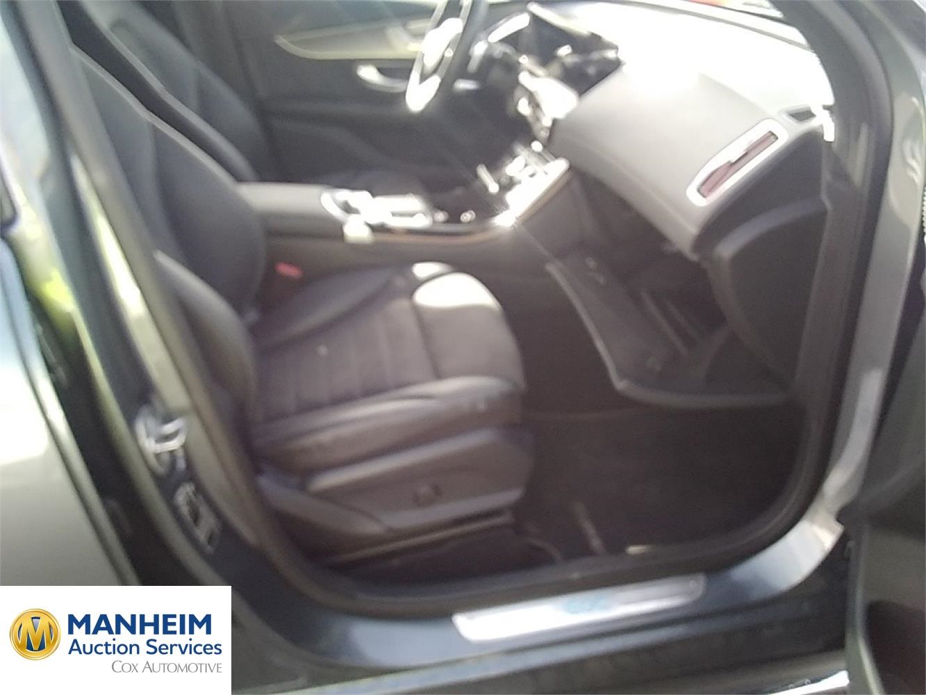 Foto Mercedes Benz EQC 24