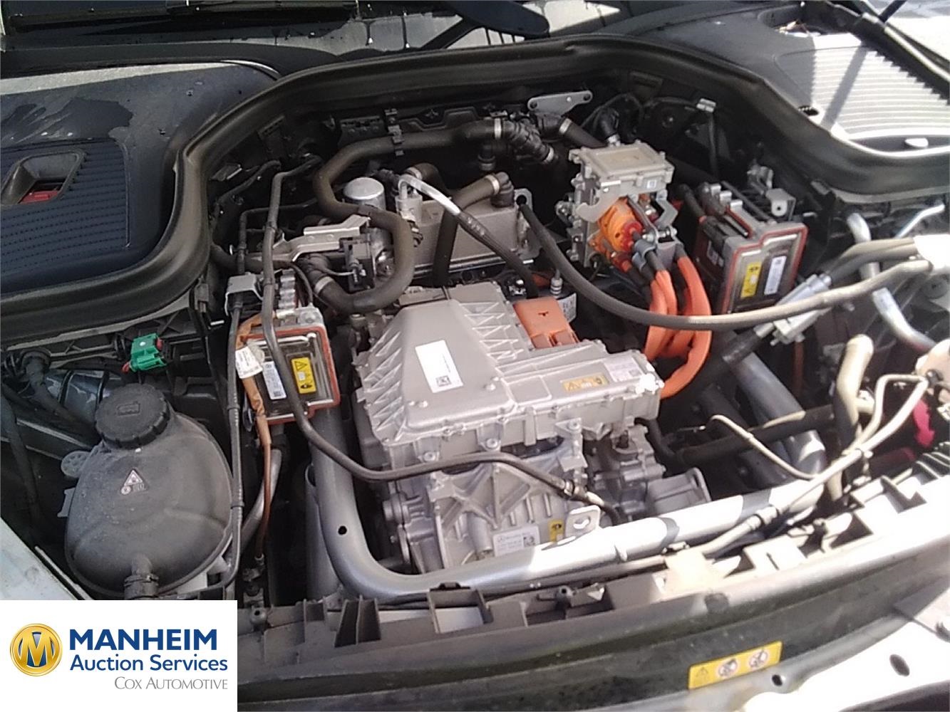 Foto Mercedes Benz EQC 28