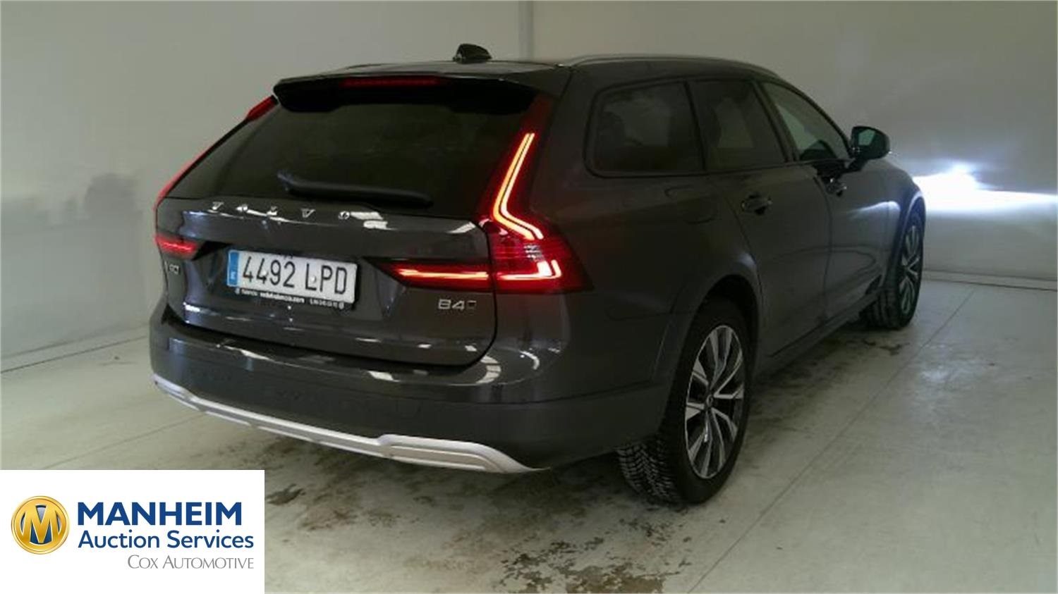 Foto Volvo V90 Cross Country 2