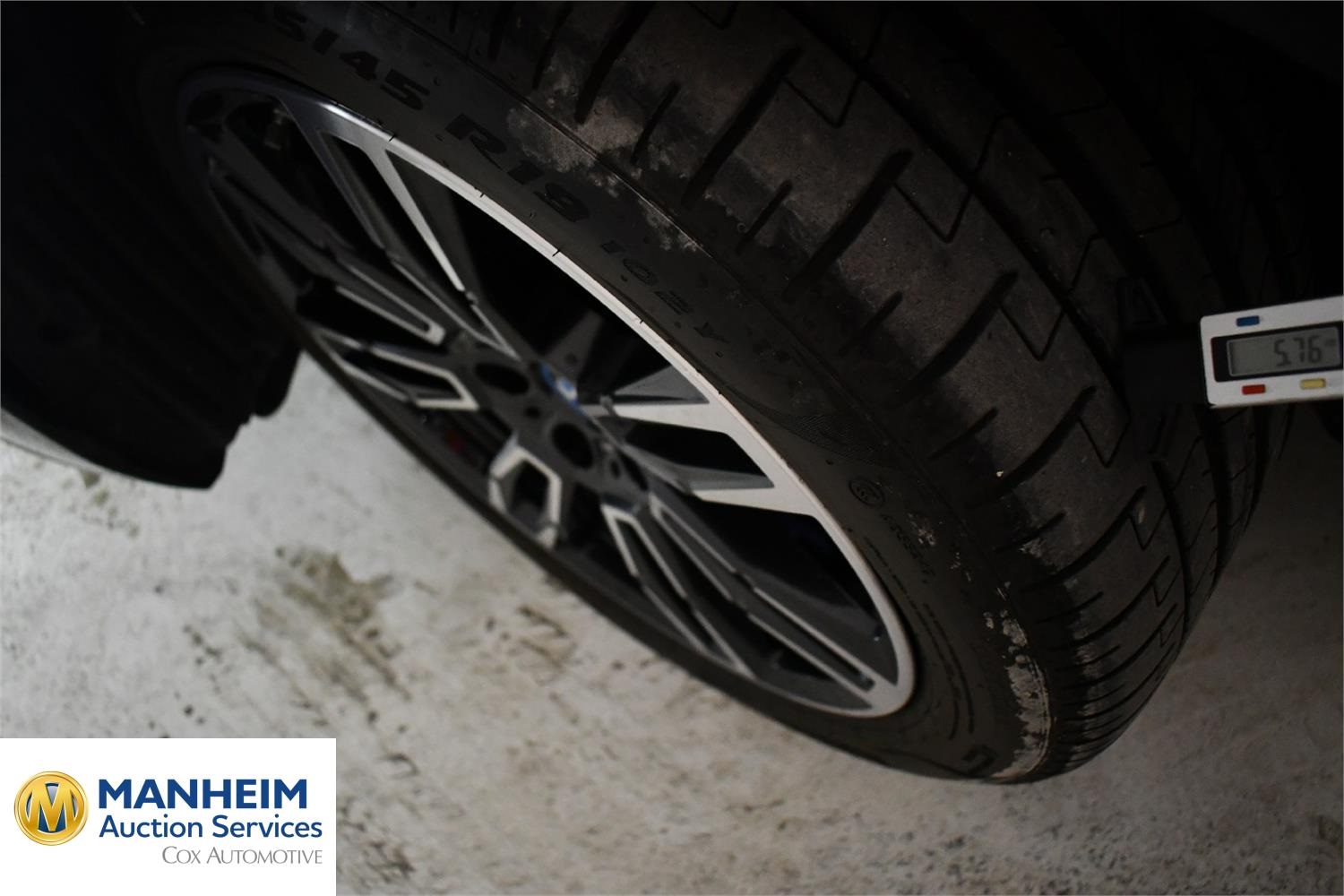 Foto BMW i5 M60 xDrive Berlina (G60) 21