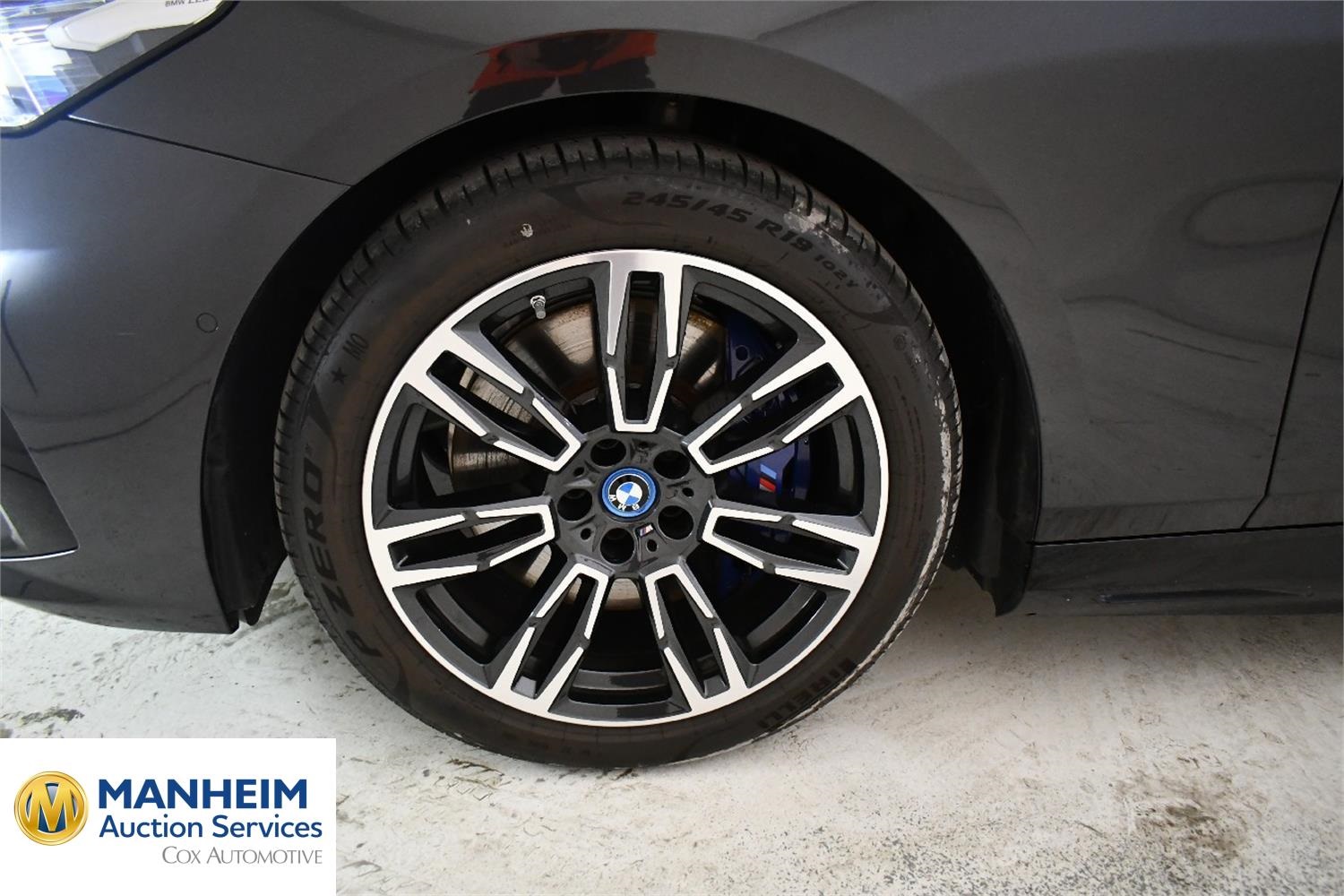 Foto BMW i5 M60 xDrive Berlina (G60) 31