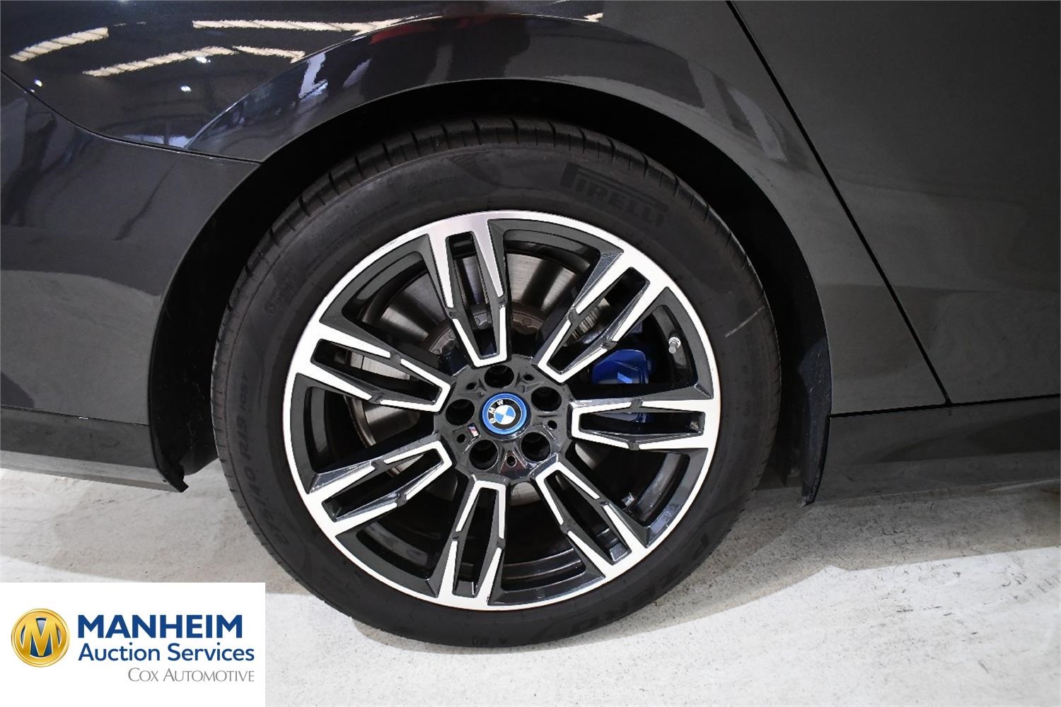 Foto BMW i5 M60 xDrive Berlina (G60) 33