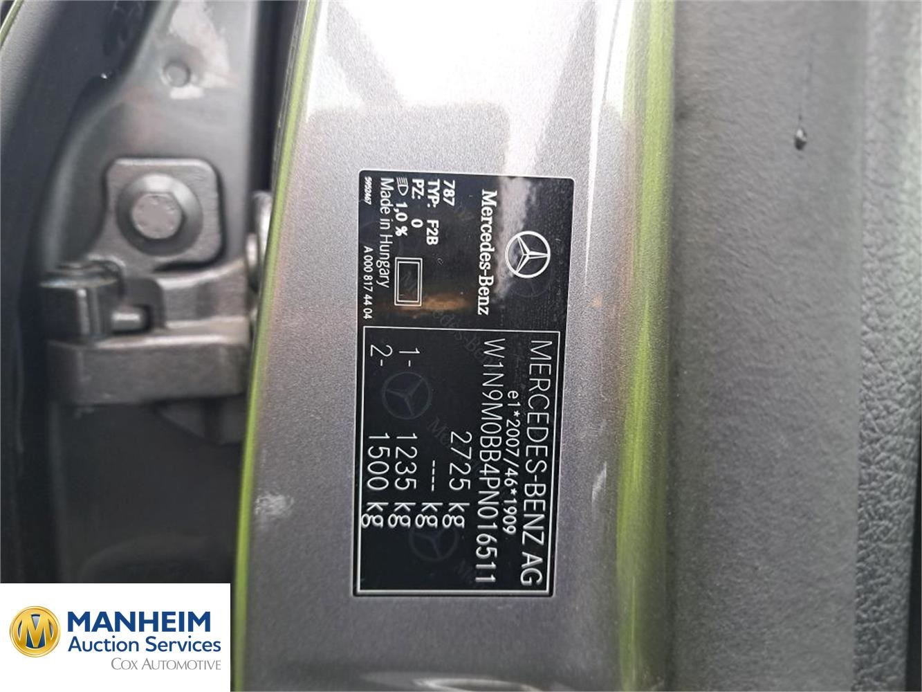 Foto Mercedes Benz EQB 29