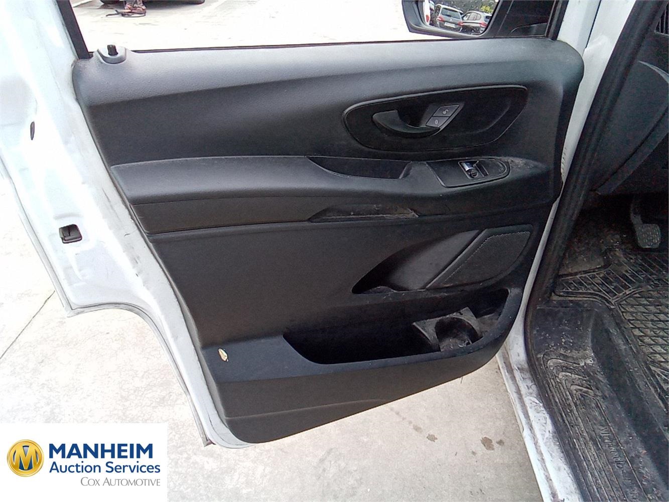 Foto Mercedes Benz VITO 16