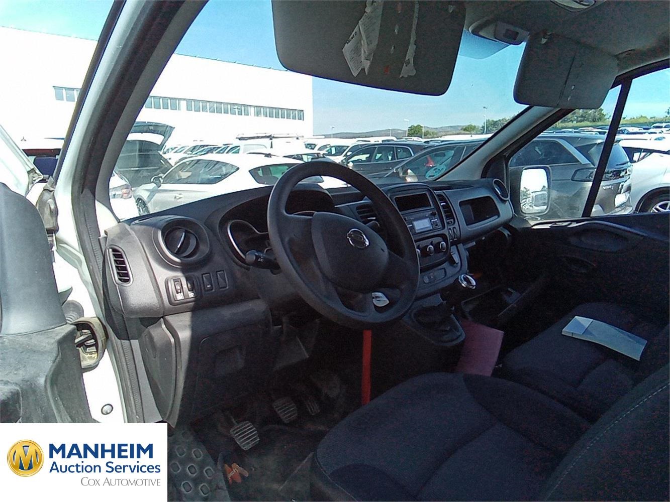Foto Nissan NV300 7