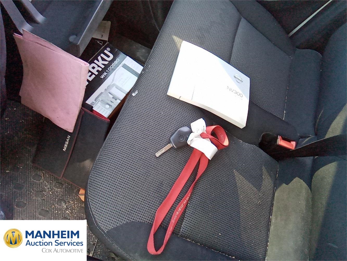 Foto Nissan NV300 38