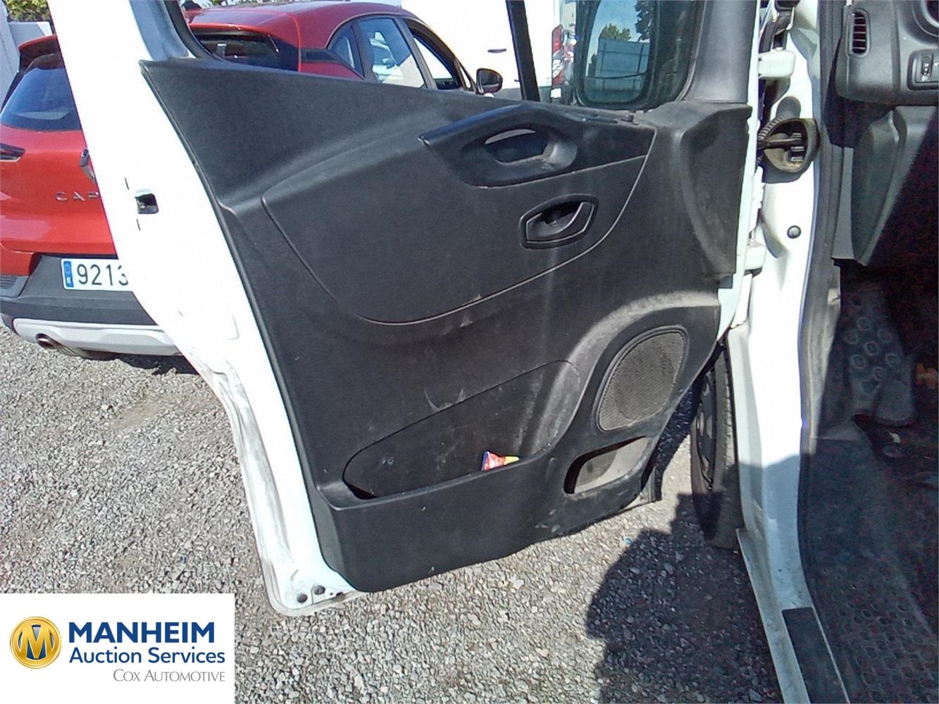 Foto Nissan NV300 40