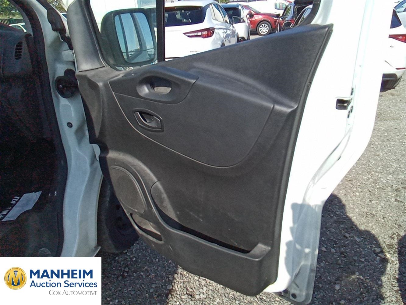 Foto Nissan NV300 43