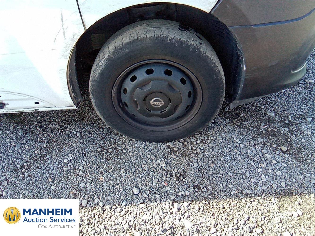 Foto Nissan NV300 64