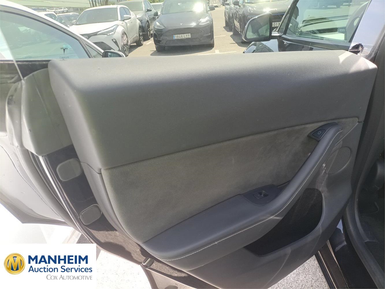 Foto Tesla MODEL Y 80