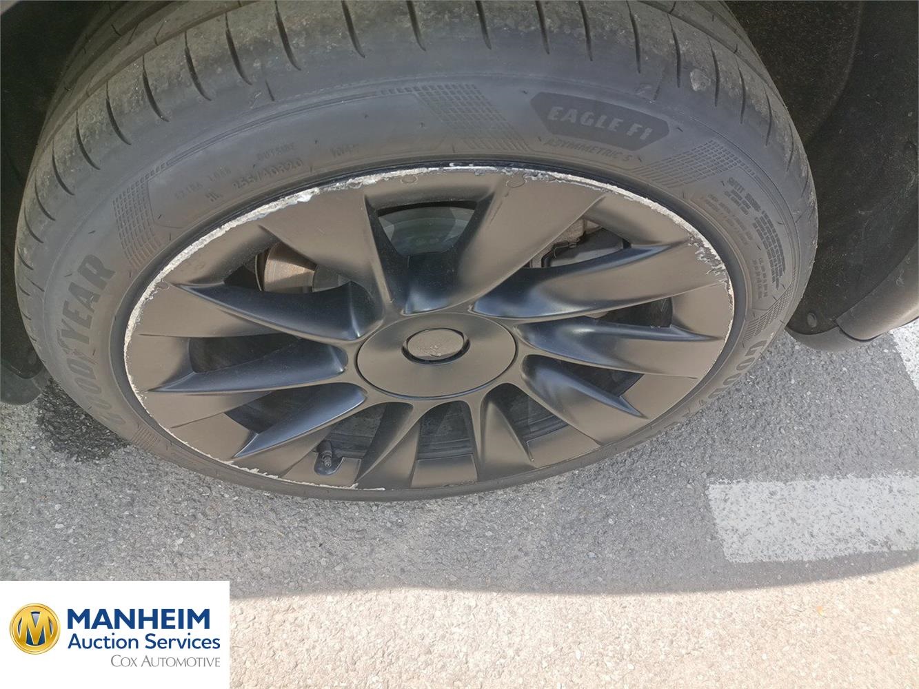 Foto Tesla MODEL Y 82
