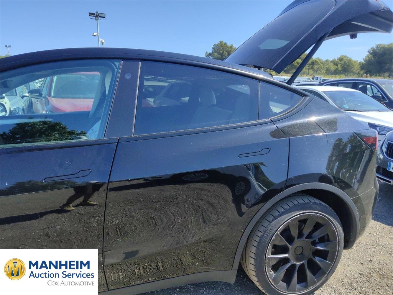 Foto Tesla MODEL Y 34